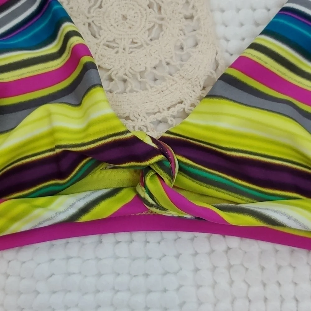 RADIO FIJI REUNION BRA W/ CROCHET. SZ S - Picture 3 of 5